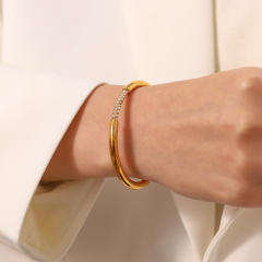 18KG easy match stainless steel cuff bangle