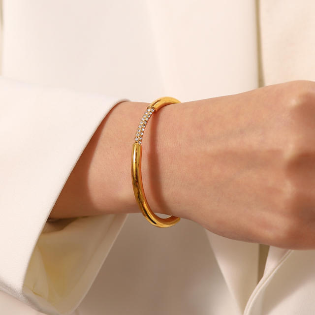 18KG easy match stainless steel cuff bangle