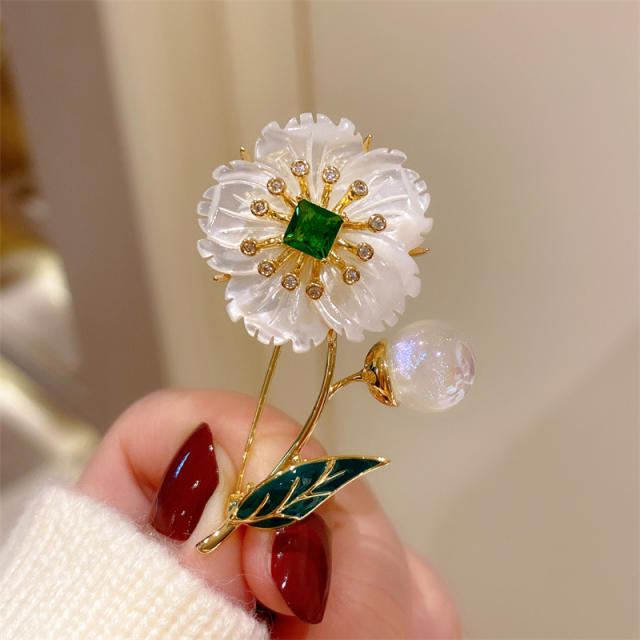 Korean fashion elegant natural shell flower brooch