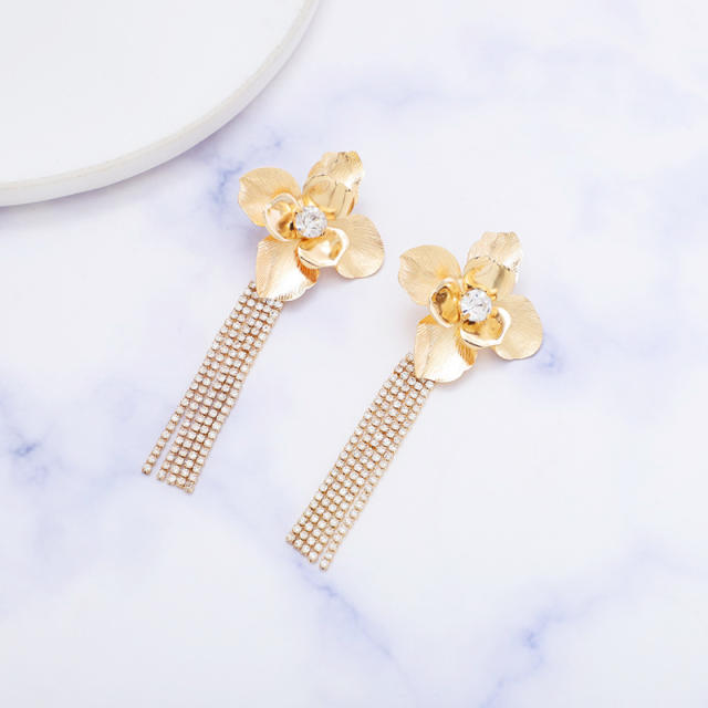 Elegant metal flower chain tassel earrings