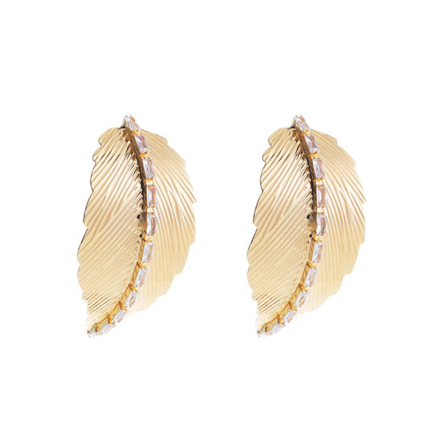 Korean fashion geometric leaf shape earrings