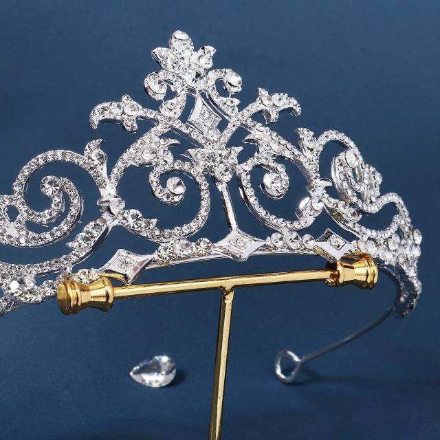 Concise easy match wedding diamond crown