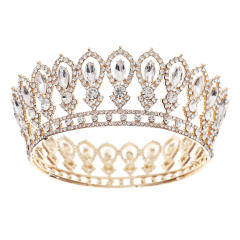 Baroque pave setting diamond crown