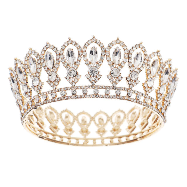 Baroque pave setting diamond crown