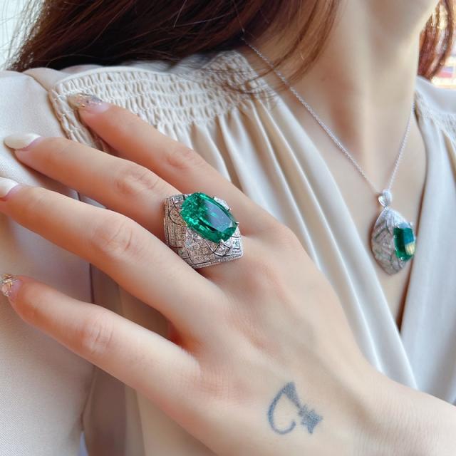 Hot sale elegant emerald statment necklace rings
