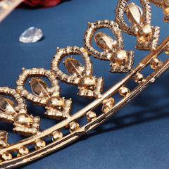 Baroque pave setting diamond crown