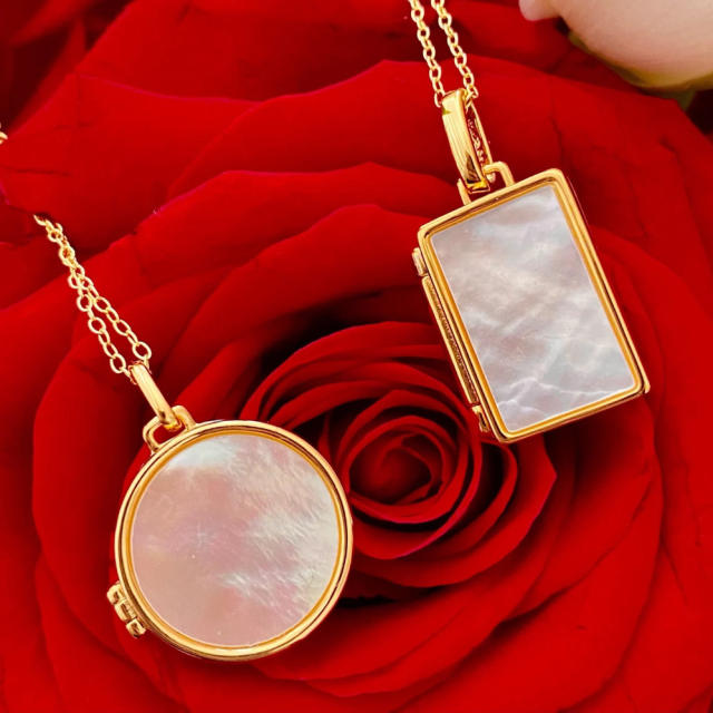 INS easy match white shell material locket necklace