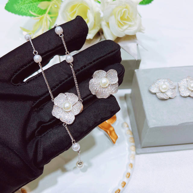 Luxury pave setting diamond camellia series jewelry set