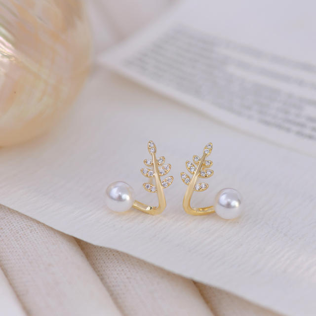Elegant leaf design pearl bead studs earrings