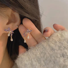 Creative crystal leaf tassel women earrings