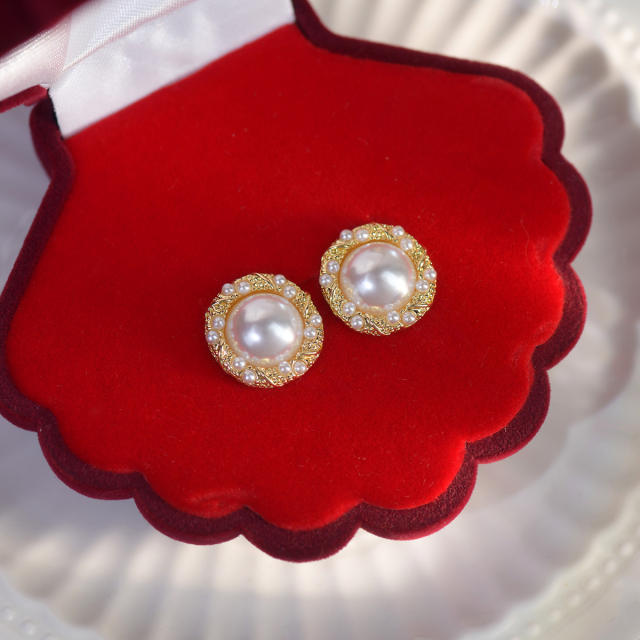 Easy match pearl studs earrings
