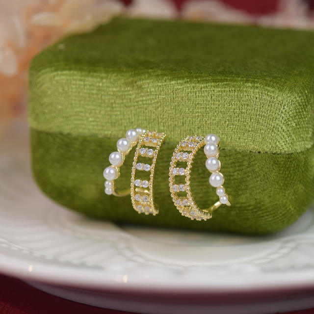 Elegant pearl beads open hoop earrings