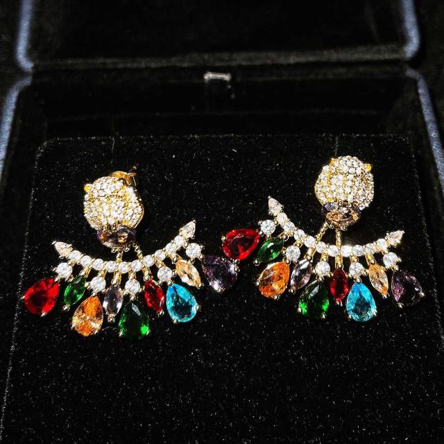 Eelgant color crystal beads diamond tiger head jacket earrings