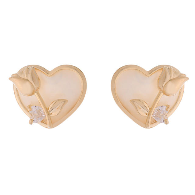 Vintage shell material heart studs earrings