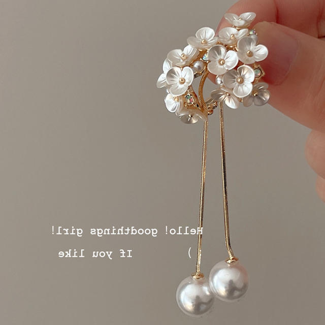 Elegant pearl flower long earrings