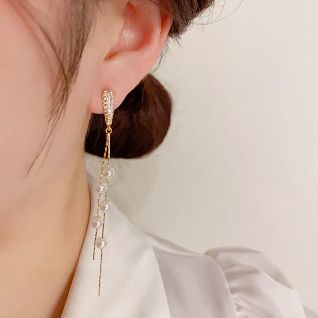 Korean fashion pearl bead tassel earrings