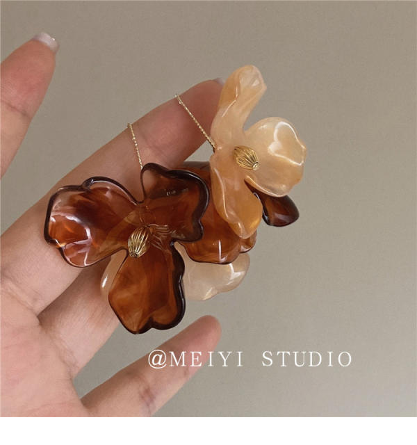 Vintage boho acrylic flower earrings