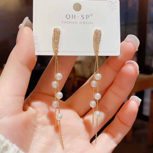 Korean fashion pearl bead tassel earrings