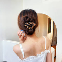 Leopard grain pattern hair claw clips