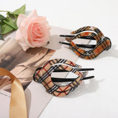 Leopard grain pattern hair claw clips