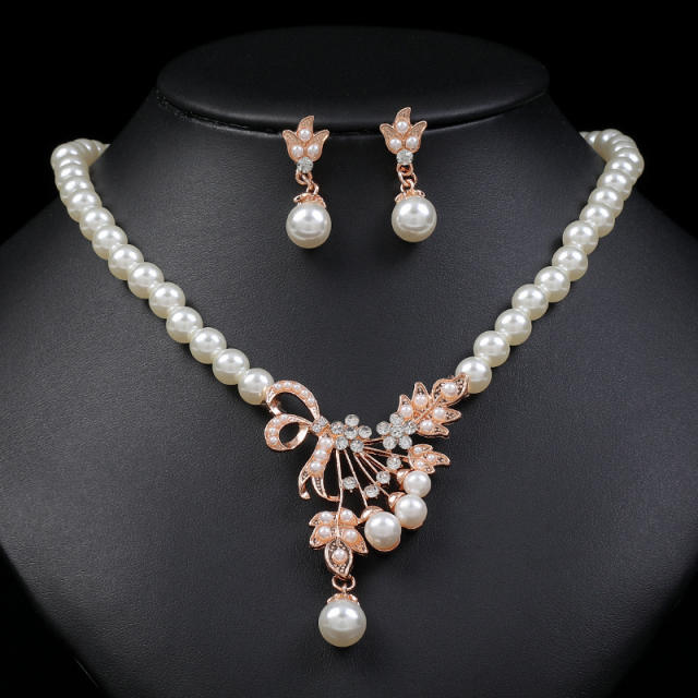 Elegant pearl beads necklace set