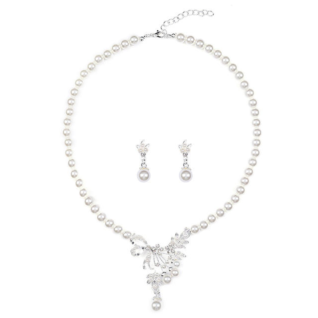 Elegant pearl beads necklace set