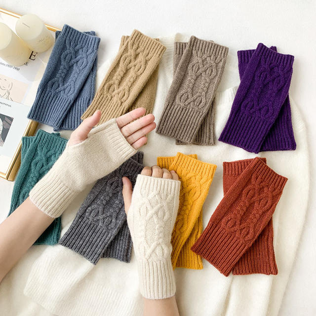 Popular knitted plain color fingerless gloves