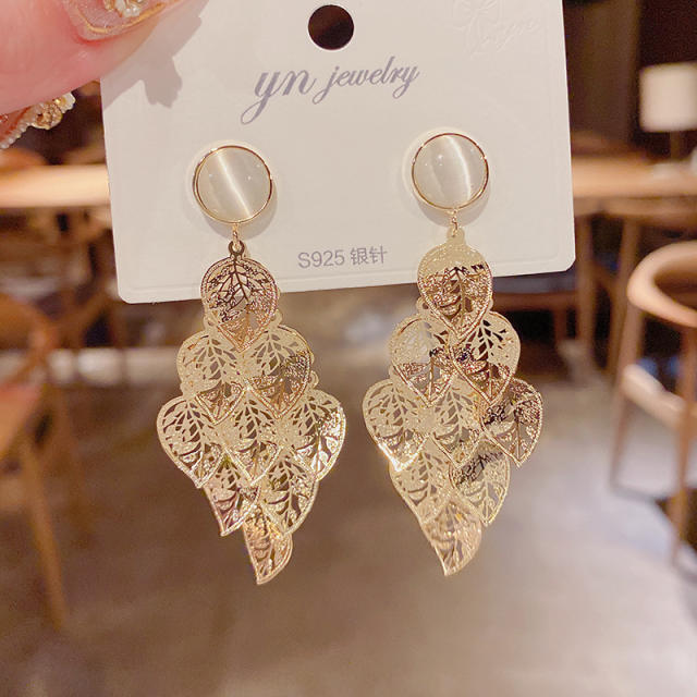 925 needle opal stone leaf tassel earrings