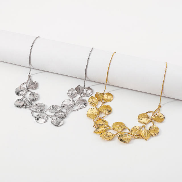 Creative gold color metal feeling leaf necklace for women