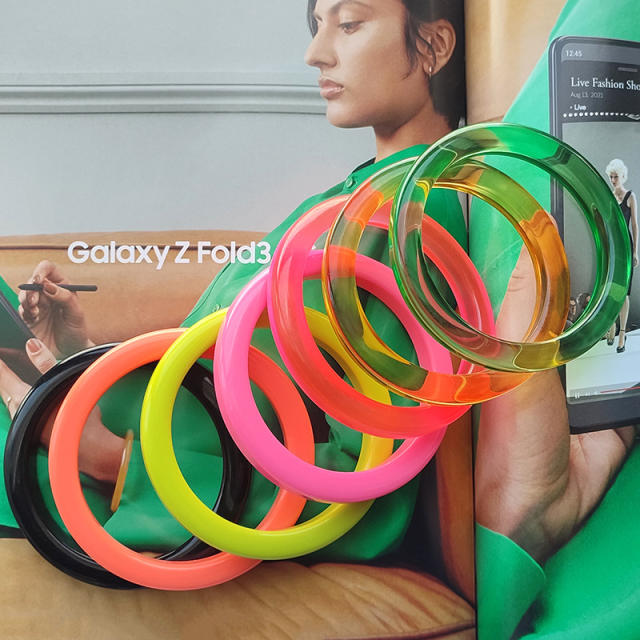 Concise color resin bangle