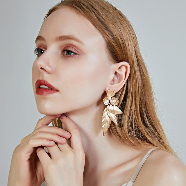 Occident fashion metal leaf design geometric earrings