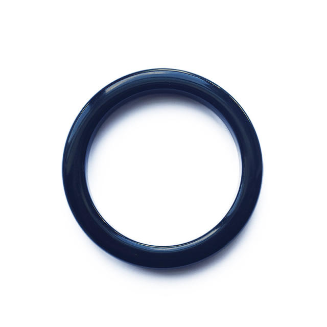 Concise color resin bangle