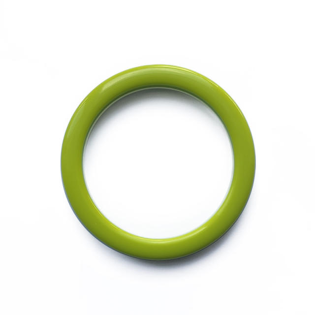 Concise color resin bangle