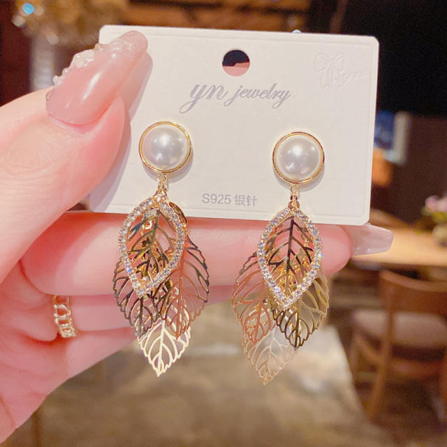 Summer design hollow metal leaf dangle earrings