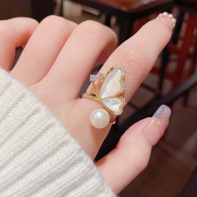 Creative white shell pearl butterfly rings