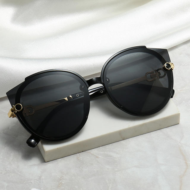 Occident fashion metal frame women sunglasses