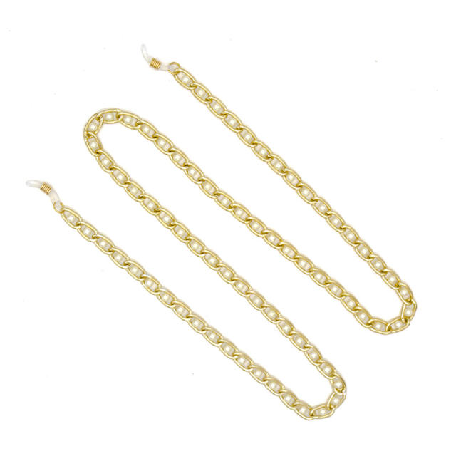 Concise glass chain