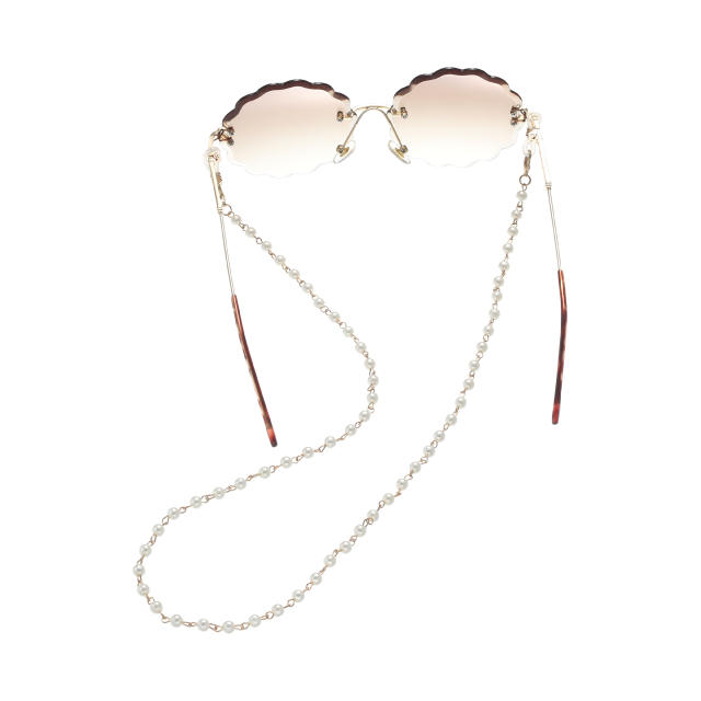 Concise faux pearl bead glass chain