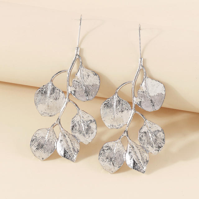 Vintage metal leaf shape earrings