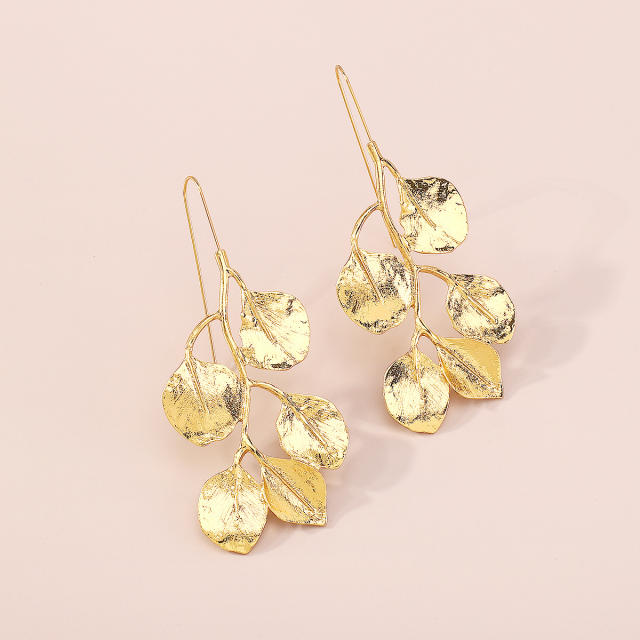Vintage metal leaf shape earrings