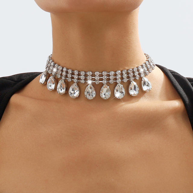 Eleagnt pave setting rhinestone drop choker