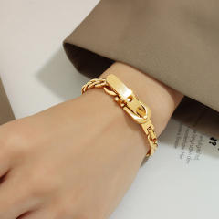 Chunky stainless steel chain bracelet