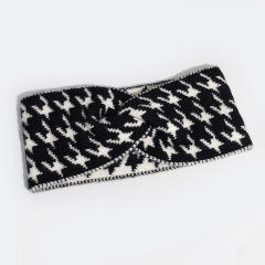 Classic houndstooth pattern turban headband