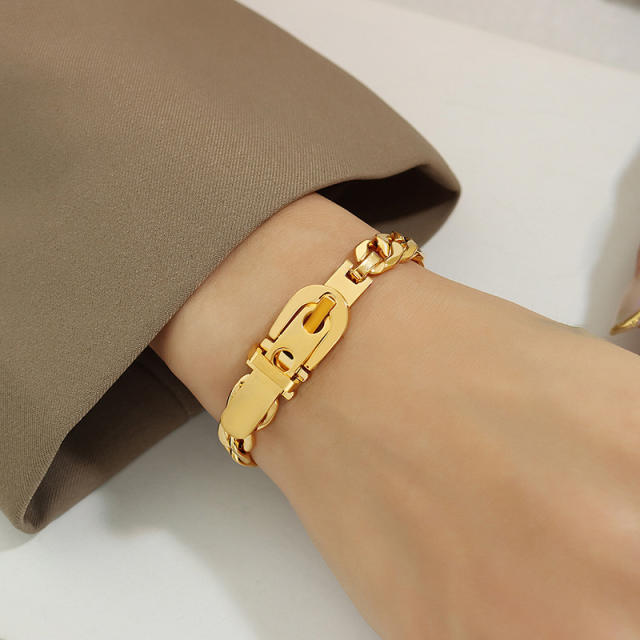 Chunky stainless steel chain bracelet