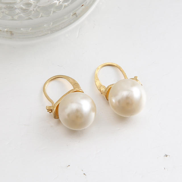 Baroque pearl earrings