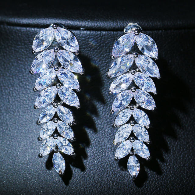 Elegant cubic zircon leaf design diamond earrings