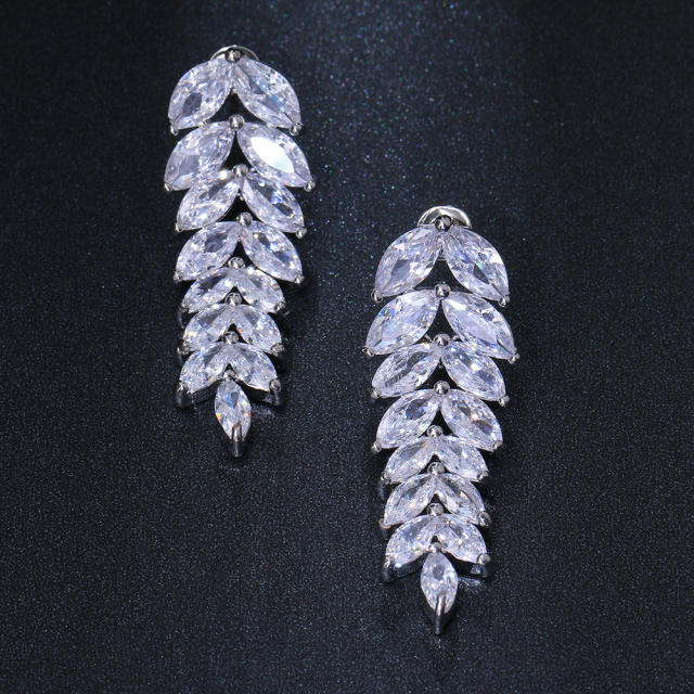 Elegant cubic zircon leaf design diamond earrings