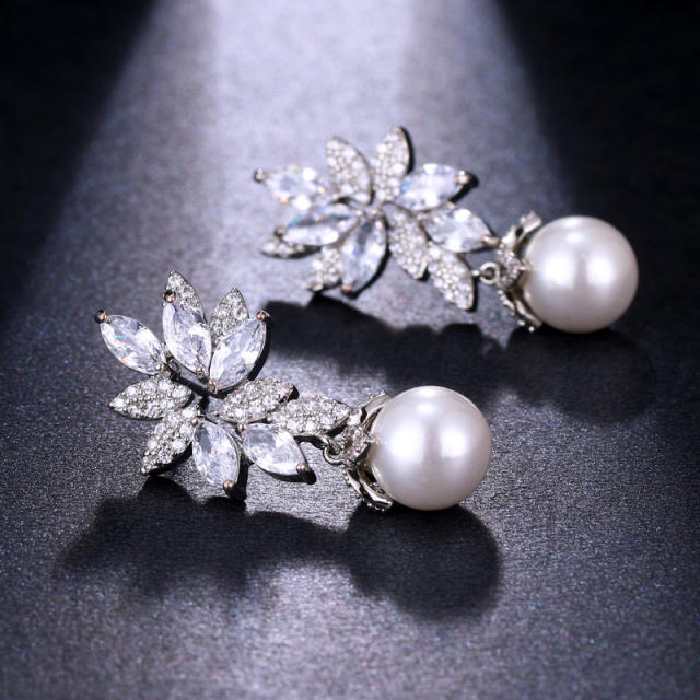 Elegant cubic zircon pearl wedding earrings