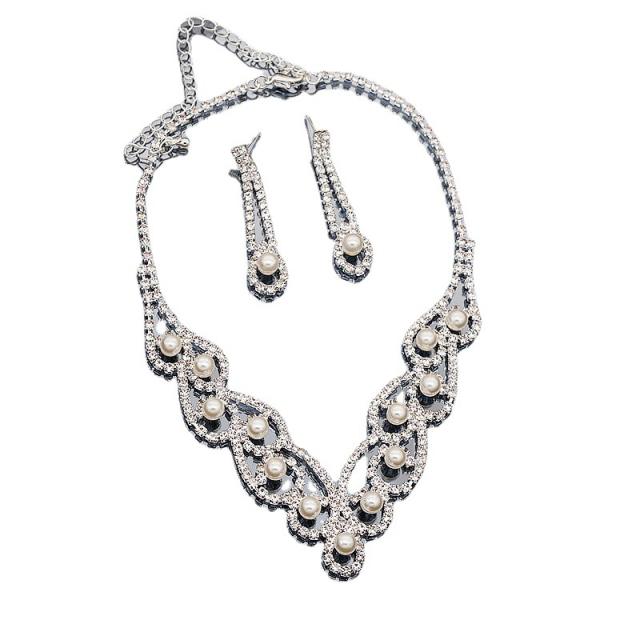 Elegant pearl rhinestone setting hollow jewelry set