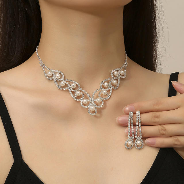 Elegant pearl rhinestone setting hollow jewelry set